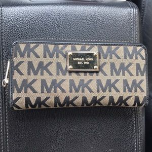Michael Kors wallet